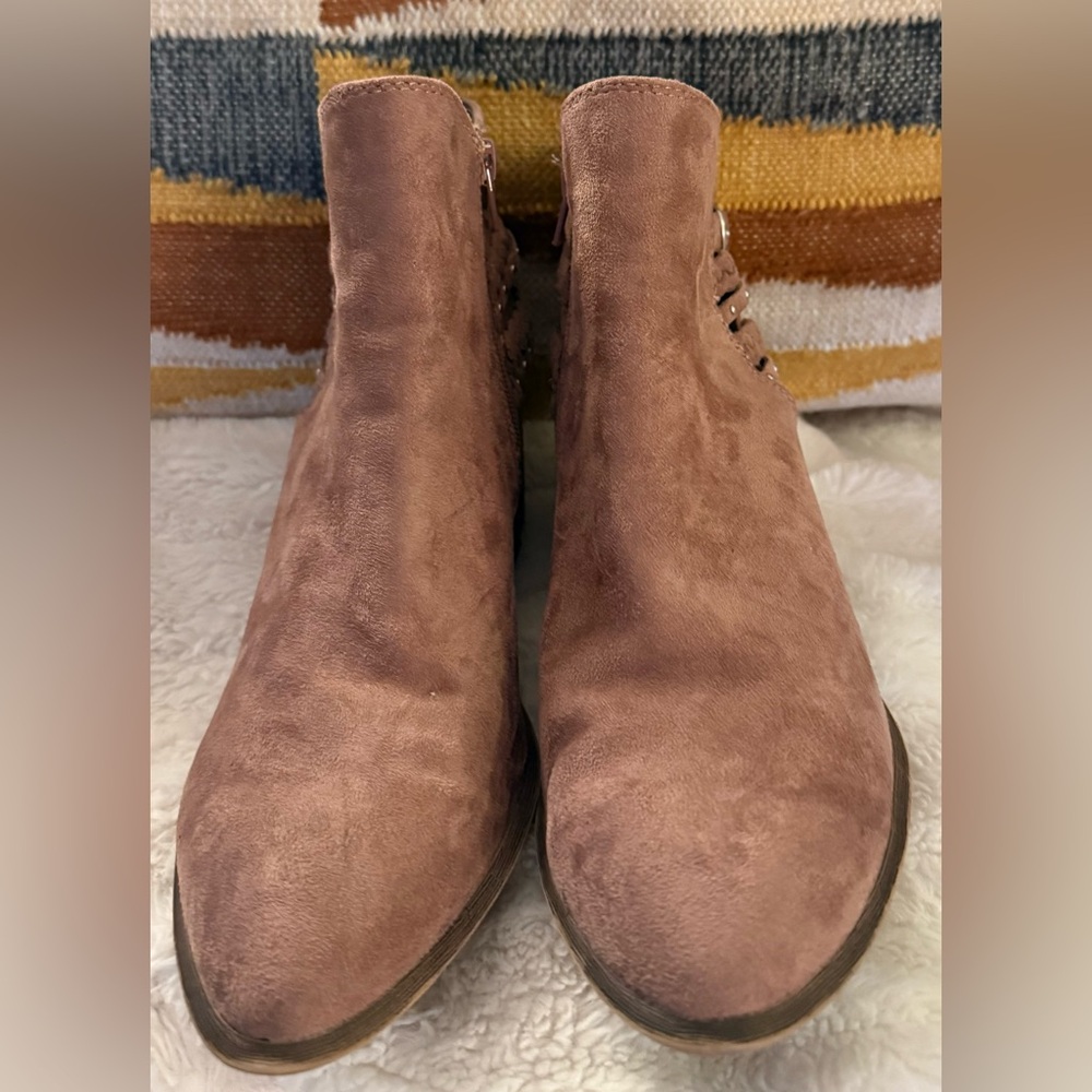 Carlos Santana Ashby Women’s Ankle Boots Dustymauve Size 9 EUC Slip-On Booties - Picture 4 of 7